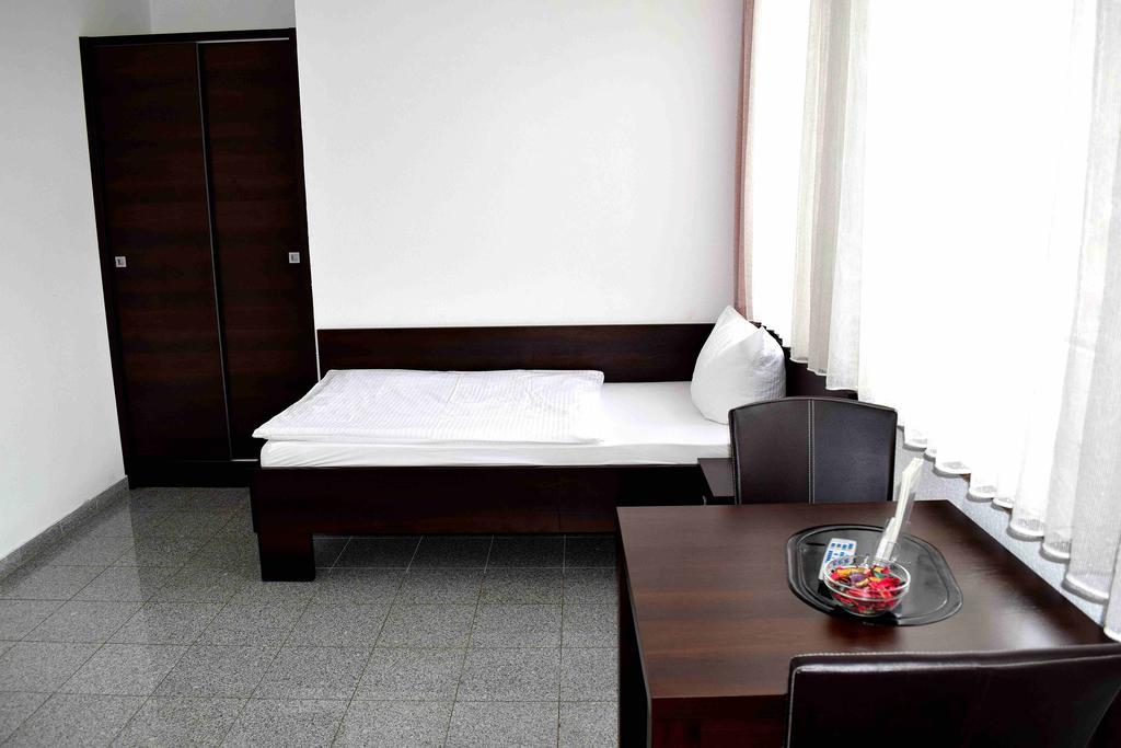 Boardinghouse - Stadtvilla Budget Швайнфурт Номер фото